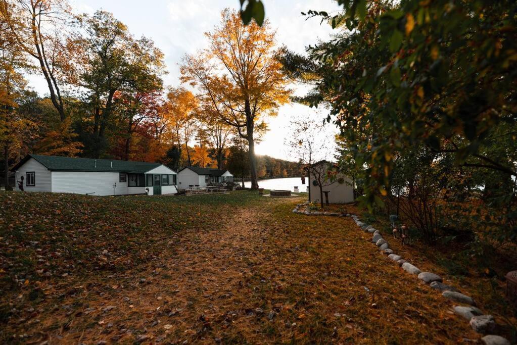 Big Blue Lake Cottages, Llc - Cottage #5 Holton Екстер'єр фото