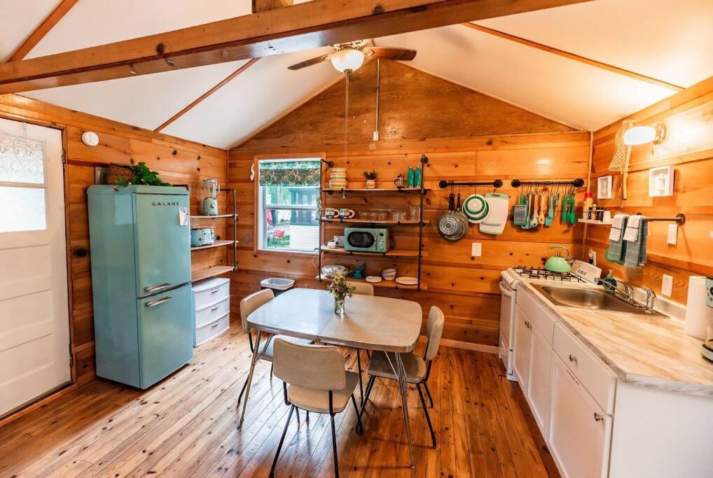 Big Blue Lake Cottages, Llc - Cottage #5 Holton Екстер'єр фото