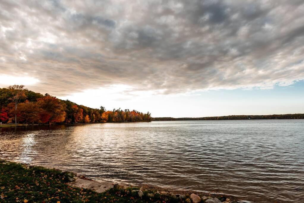 Big Blue Lake Cottages, Llc - Cottage #5 Holton Екстер'єр фото
