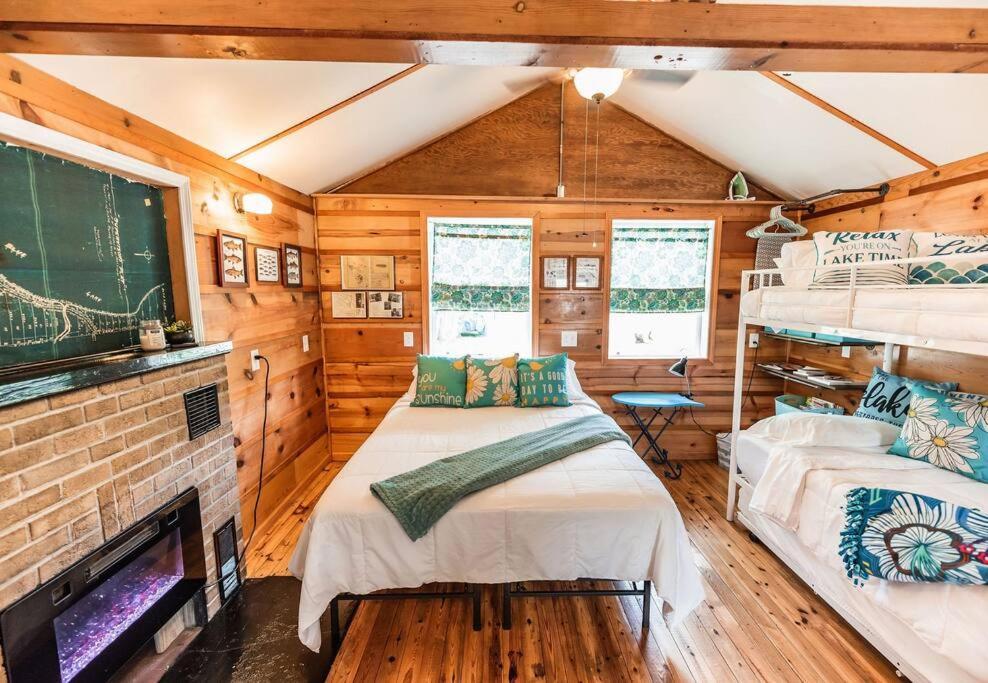 Big Blue Lake Cottages, Llc - Cottage #5 Holton Екстер'єр фото